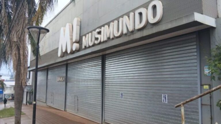 Cerró Musimundo en Eldorado