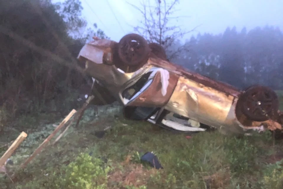 Conducía alcoholizado, despistó con un auto y terminó detenido