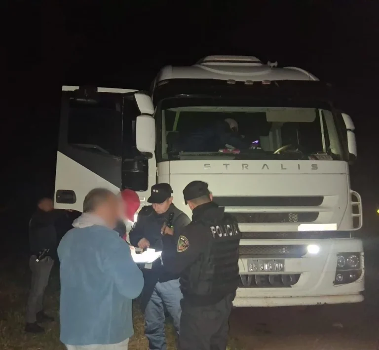 Detuvieron a un hombre y secuestraron un arma por el asalto a un camionero