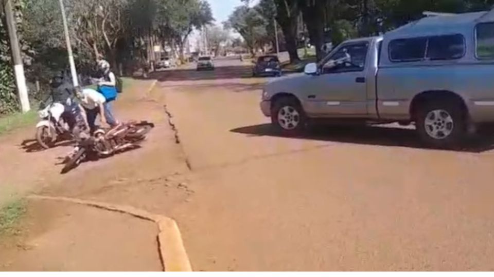 Motociclista fue hospitalizado tras un choque con una camioneta en Eldorado