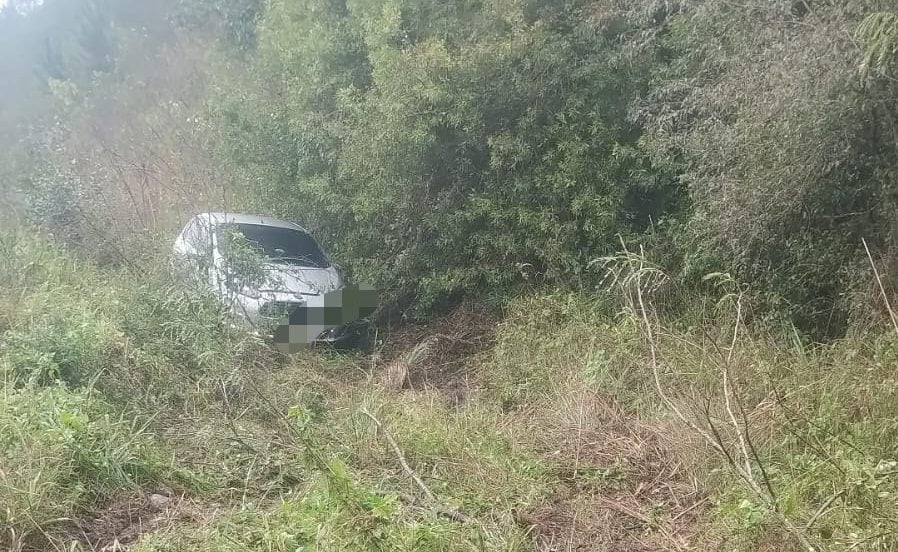 Secuestran en Misiones un auto robado en Buenos Aires tras un despiste sobre la Ruta Nacional 14