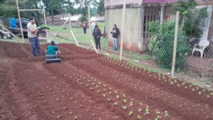 Suman una nueva huerta urbana para la producción y el encuentro comunitario en Eldorado