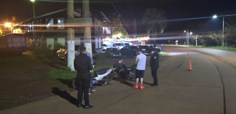 Un motociclista resultó herido tras despistar y caer sobre el pavimento en Eldorado
