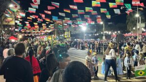 Eldorado vivió una multitudinaria noche con el tradicional Desfile Paseo de los Inmigrantes