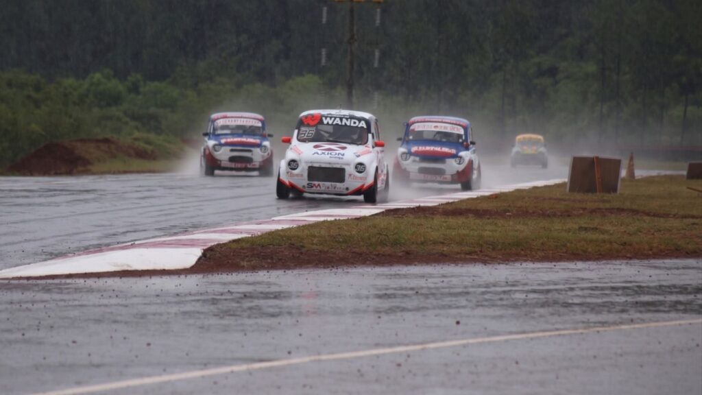 el Autódromo de Eldorado acelera con más de 60 pilotos en la sexta fecha del Misionero de Pista
