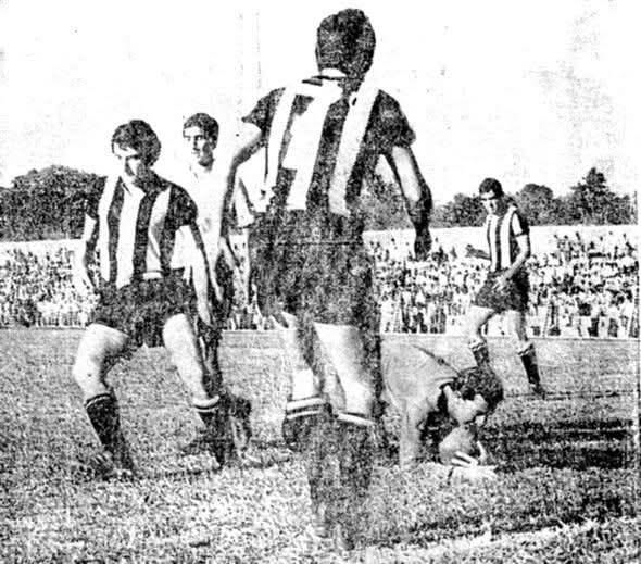 A 56 años de una visita histórica Peñarol de Montevideo jugó en Eldorado ante la selección local