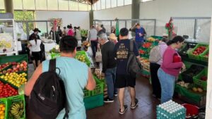 El Mercado Concentrador de Eldorado celebró sus cinco años con más de mil visitantes y una fiesta por el Día de la Madre