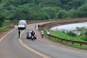 Habilitaron el tránsito para vehículos livianos y camiones de hasta 20 toneladas en los puentes Banana y Paranay