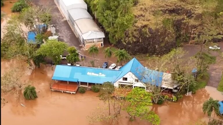 La crecida del Paraná causó daños en el Club Náutico Eldorado y peligra el torneo provincial de pesca