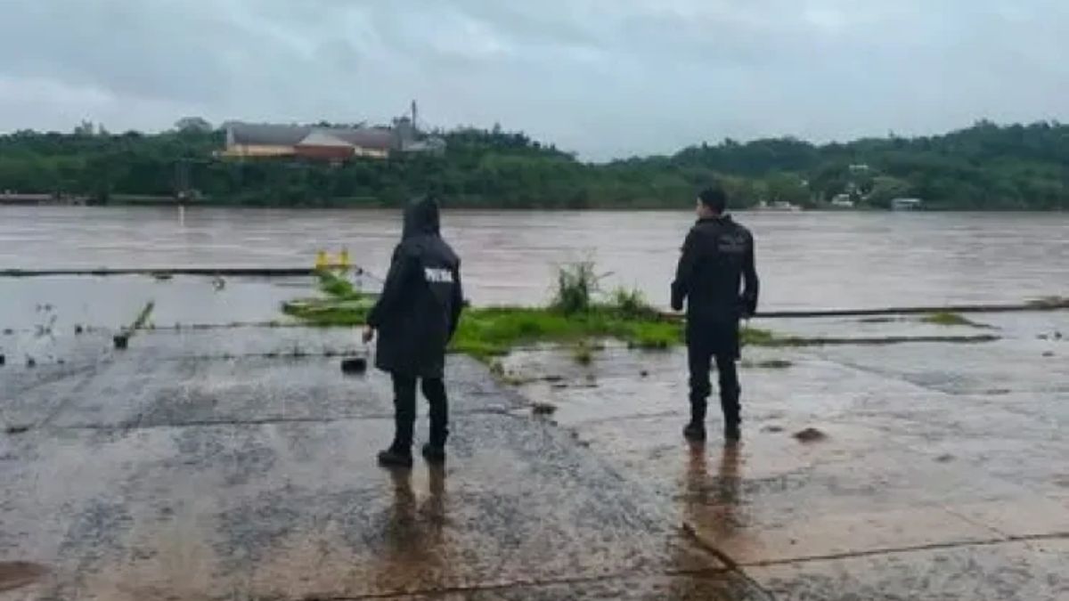 Suspendieron el servicio de balsas y lanchas entre Misiones y Paraguay