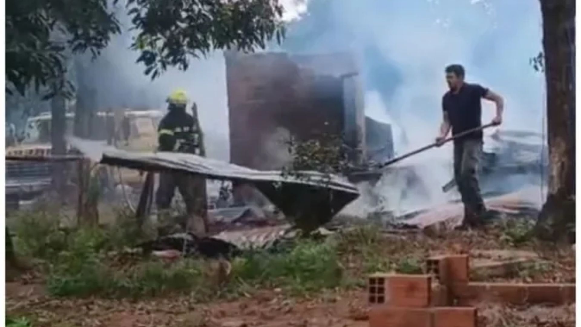 Un incendio destruyó una vivienda en Eldorado y piden ayuda para una familia